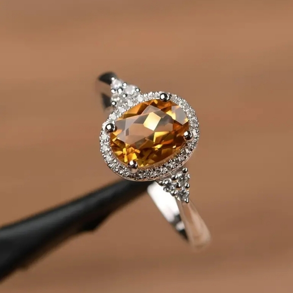 NEW Oval Yellow Cubic Zirconia Silver Ring - Picture 2 of 4